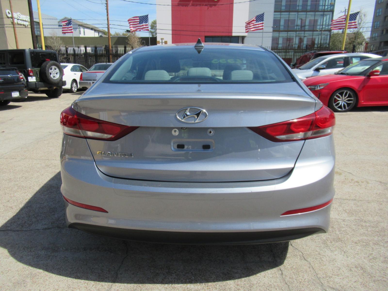 2017 Gray /Gray Hyundai Elantra Limited (5NPD84LF0HH) with an 1.8L L4 DOHC 16V engine, 6A transmission, located at 1511 North Shepherd Dr., Houston, TX, 77008, (281) 657-1221, 29.798361, -95.412560 - 2017 HYUNDAI ELANTRA SE/VALUE/LIMITED VIN: 5NPD84LF0HH003268 5 N P D 8 4 L F 0 H H 0 0 3 2 6 8 SEDAN 4 DR 2.0L I4 F DOHC 16V GASOLINE FRONT WHEEL DRIVE - Photo #15